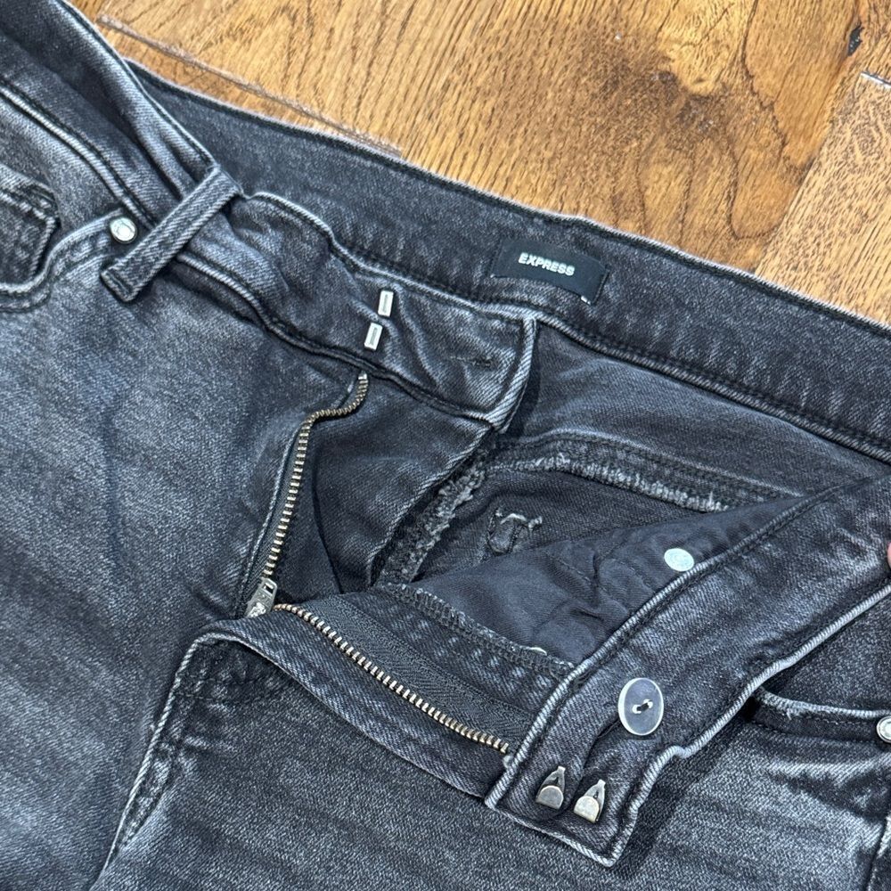 Express Mid Rise 70s Flare Women's Jeans. Black. Sz 8S - Picture 2 of 4